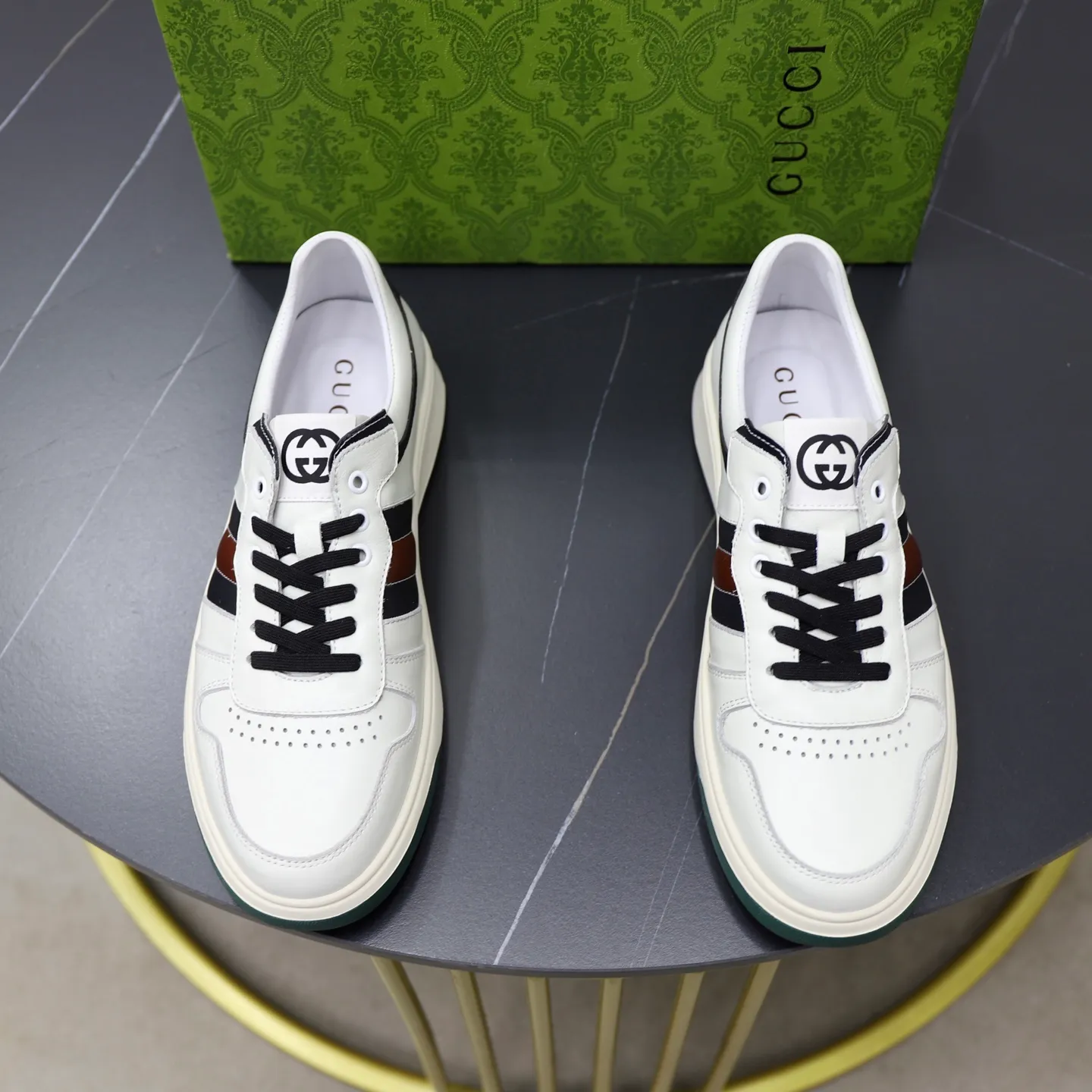 Ex-factory price: 440💰🙅‍♂️🙅‍♂️🙅‍♂️ Brand: Gucci GuCCI Standard code: 38-44 (45 customized) Grade: Same as the official website Material: Original leather splicing Comfortable and breathable pigskin lining Lightweight and wear-resistant sports outsole Style category: Men's fashionable casual shoes Running sneakers Distinguished luxury brand elements Top luxury Color: actual picture color